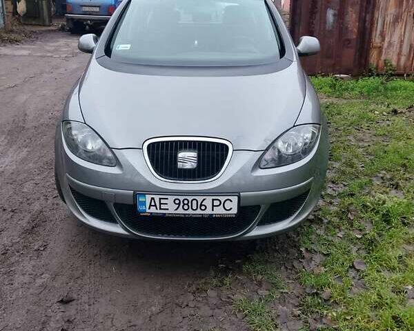 Сірий Сеат Altea XL, об'ємом двигуна 1.6 л та пробігом 215 тис. км за 6000 $, фото 1 на Automoto.ua