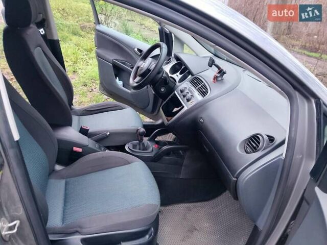 Сірий Сеат Altea XL, об'ємом двигуна 1.6 л та пробігом 215 тис. км за 6000 $, фото 9 на Automoto.ua