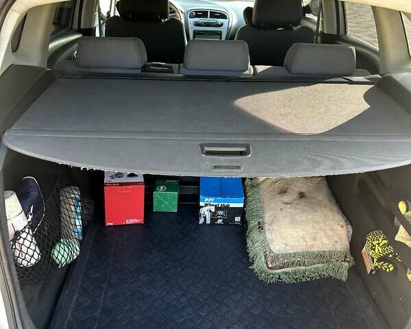 Серый Сеат Altea XL, объемом двигателя 1.6 л и пробегом 360 тыс. км за 6950 $, фото 2 на Automoto.ua