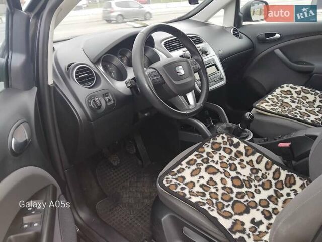 Сірий Сеат Altea XL, об'ємом двигуна 1.98 л та пробігом 165 тис. км за 6800 $, фото 7 на Automoto.ua