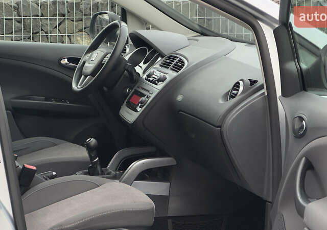 Серый Сеат Altea XL, объемом двигателя 1.4 л и пробегом 214 тыс. км за 6490 $, фото 110 на Automoto.ua