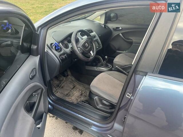 Сірий Сеат Altea XL, об'ємом двигуна 1.6 л та пробігом 286 тис. км за 6000 $, фото 7 на Automoto.ua