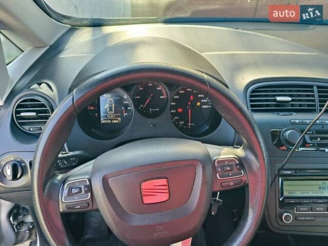 Сірий Сеат Altea XL, об'ємом двигуна 1.6 л та пробігом 248 тис. км за 7800 $, фото 5 на Automoto.ua