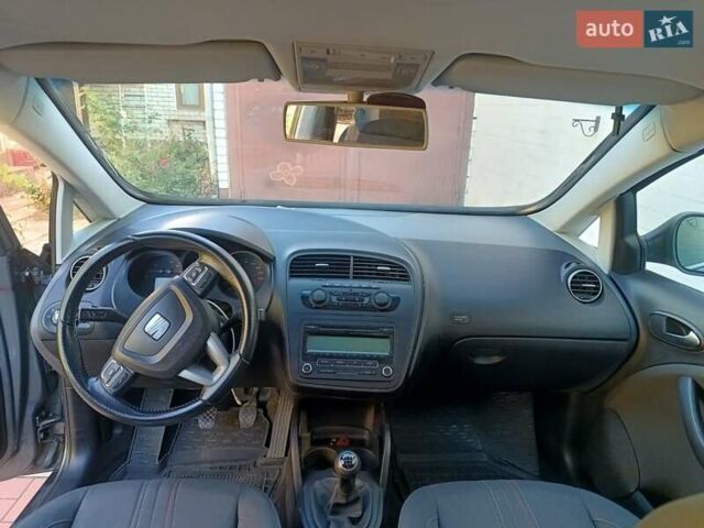 Сеат Altea XL 2012 у Харкові на Automoto.ua Сірий Сеат Altea XL, об'ємом двигуна 1.6 л та пробігом 155 тис. км за 7200 $, фото 4 на Automoto.ua