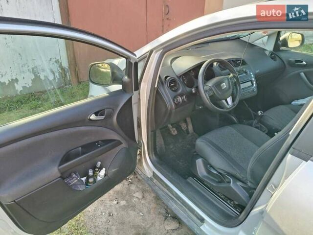 Сірий Сеат Altea XL, об'ємом двигуна 1.6 л та пробігом 248 тис. км за 7800 $, фото 2 на Automoto.ua