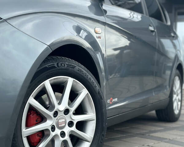 Сірий Сеат Altea XL, об'ємом двигуна 1.98 л та пробігом 265 тис. км за 8599 $, фото 2 на Automoto.ua