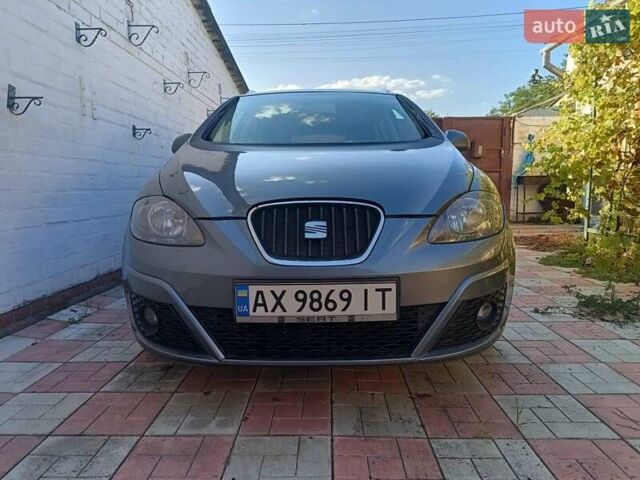 Сеат Altea XL 2012 у Харкові на Automoto.ua Сірий Сеат Altea XL, об'ємом двигуна 1.6 л та пробігом 155 тис. км за 7200 $, фото 12 на Automoto.ua