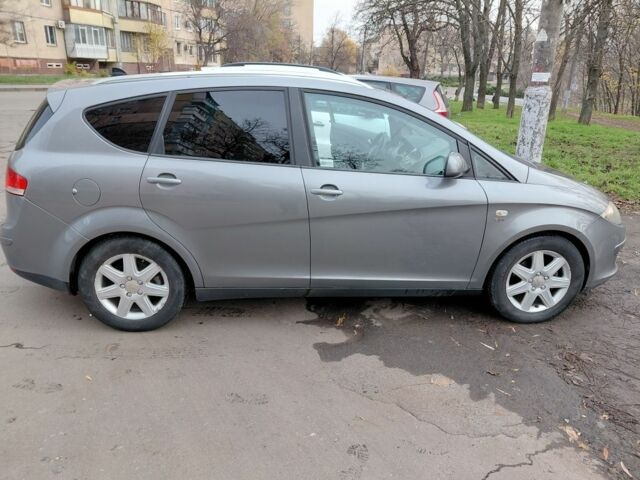 Серый Сеат Altea XL, объемом двигателя 2 л и пробегом 329 тыс. км за 6200 $, фото 1 на Automoto.ua