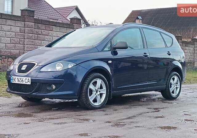 Синий Сеат Altea XL, объемом двигателя 1.9 л и пробегом 281 тыс. км за 5650 $, фото 1 на Automoto.ua