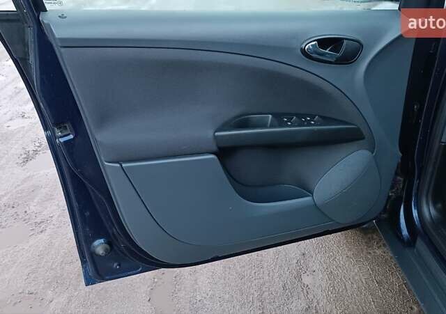 Синий Сеат Altea XL, объемом двигателя 1.9 л и пробегом 281 тыс. км за 5650 $, фото 62 на Automoto.ua