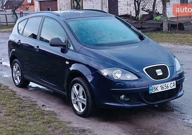 Синий Сеат Altea XL, объемом двигателя 1.9 л и пробегом 281 тыс. км за 5650 $, фото 7 на Automoto.ua