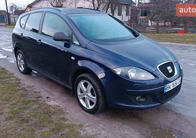 Синий Сеат Altea XL, объемом двигателя 1.9 л и пробегом 281 тыс. км за 5650 $, фото 9 на Automoto.ua