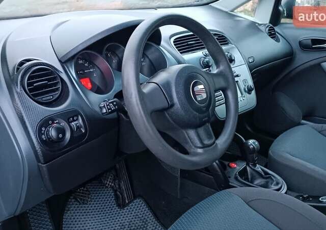 Синий Сеат Altea XL, объемом двигателя 1.9 л и пробегом 281 тыс. км за 5650 $, фото 63 на Automoto.ua