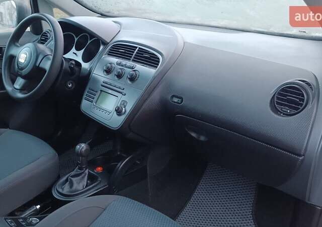 Синий Сеат Altea XL, объемом двигателя 1.9 л и пробегом 281 тыс. км за 5650 $, фото 41 на Automoto.ua