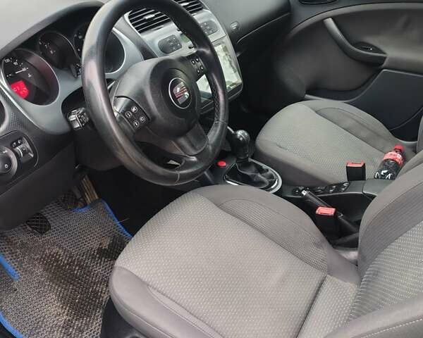 Синий Сеат Altea XL, объемом двигателя 1.6 л и пробегом 259 тыс. км за 6200 $, фото 4 на Automoto.ua