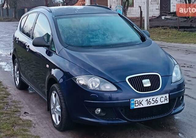 Синий Сеат Altea XL, объемом двигателя 1.9 л и пробегом 281 тыс. км за 5650 $, фото 6 на Automoto.ua