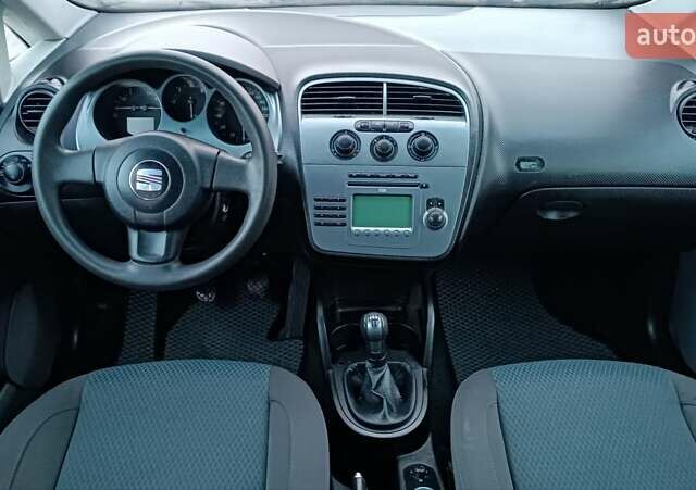 Синий Сеат Altea XL, объемом двигателя 1.9 л и пробегом 281 тыс. км за 5650 $, фото 59 на Automoto.ua