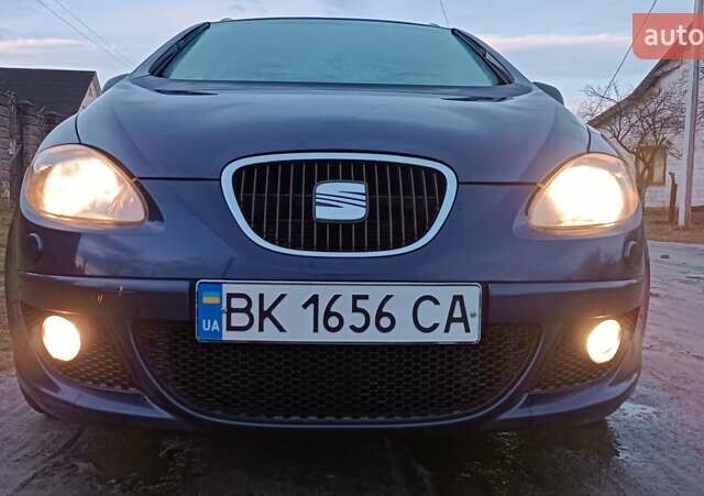 Синий Сеат Altea XL, объемом двигателя 1.9 л и пробегом 281 тыс. км за 5650 $, фото 95 на Automoto.ua