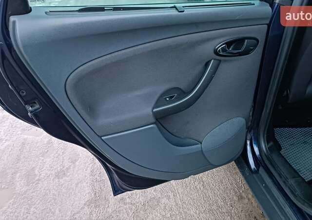 Синий Сеат Altea XL, объемом двигателя 1.9 л и пробегом 281 тыс. км за 5650 $, фото 55 на Automoto.ua