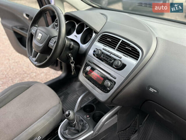 Синий Сеат Altea XL, объемом двигателя 1.39 л и пробегом 212 тыс. км за 5700 $, фото 30 на Automoto.ua