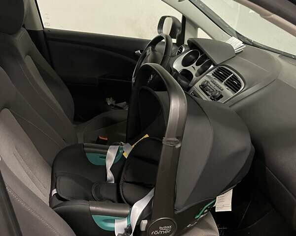Синий Сеат Altea XL, объемом двигателя 1.6 л и пробегом 267 тыс. км за 7450 $, фото 8 на Automoto.ua