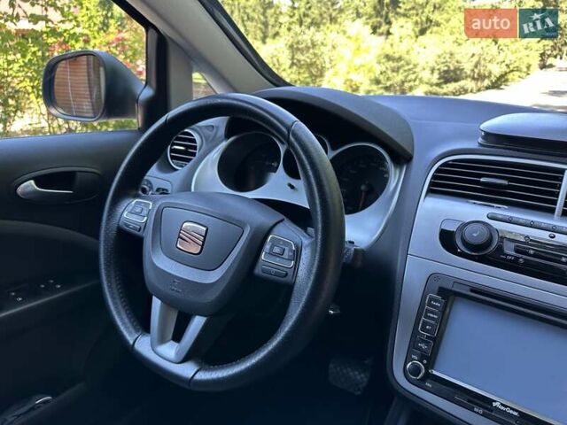 Синий Сеат Altea XL, объемом двигателя 0 л и пробегом 120 тыс. км за 11700 $, фото 4 на Automoto.ua