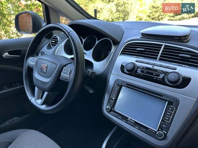 Синий Сеат Altea XL, объемом двигателя 0 л и пробегом 120 тыс. км за 11700 $, фото 5 на Automoto.ua