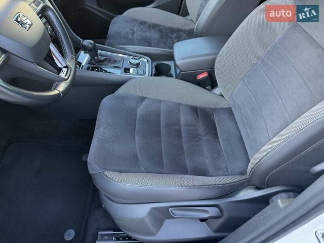 Белый Сеат Ateca, объемом двигателя 1.97 л и пробегом 165 тыс. км за 22800 $, фото 29 на Automoto.ua