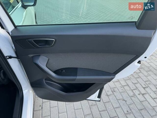 Белый Сеат Ateca, объемом двигателя 1.97 л и пробегом 165 тыс. км за 22800 $, фото 14 на Automoto.ua