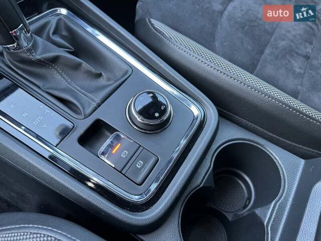 Белый Сеат Ateca, объемом двигателя 1.97 л и пробегом 165 тыс. км за 22800 $, фото 42 на Automoto.ua