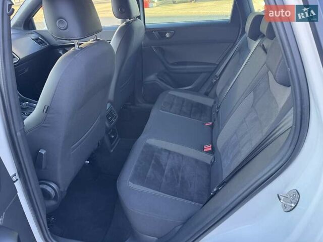 Белый Сеат Ateca, объемом двигателя 1.97 л и пробегом 165 тыс. км за 22800 $, фото 21 на Automoto.ua