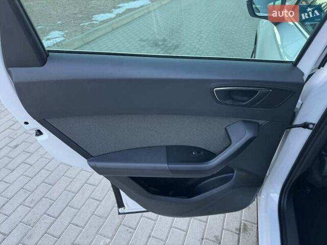 Белый Сеат Ateca, объемом двигателя 1.97 л и пробегом 165 тыс. км за 22800 $, фото 20 на Automoto.ua