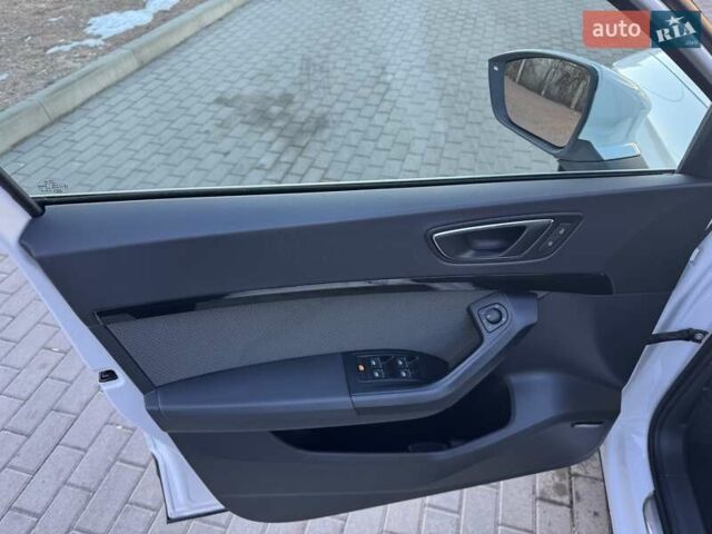 Белый Сеат Ateca, объемом двигателя 1.97 л и пробегом 165 тыс. км за 22800 $, фото 26 на Automoto.ua