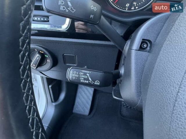 Белый Сеат Ateca, объемом двигателя 1.97 л и пробегом 165 тыс. км за 22800 $, фото 35 на Automoto.ua