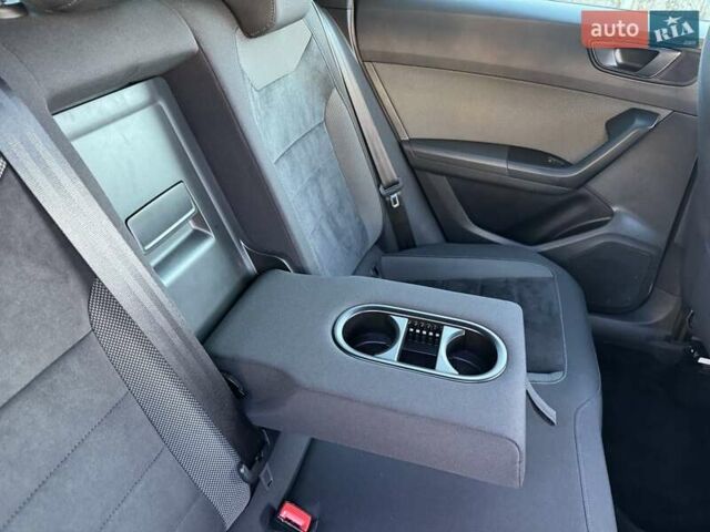 Белый Сеат Ateca, объемом двигателя 1.97 л и пробегом 165 тыс. км за 22800 $, фото 18 на Automoto.ua