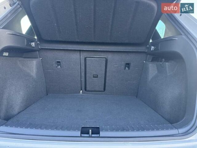 Белый Сеат Ateca, объемом двигателя 1.97 л и пробегом 165 тыс. км за 22800 $, фото 49 на Automoto.ua