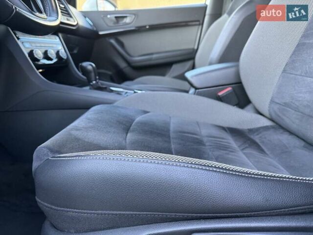 Белый Сеат Ateca, объемом двигателя 1.97 л и пробегом 165 тыс. км за 22800 $, фото 30 на Automoto.ua