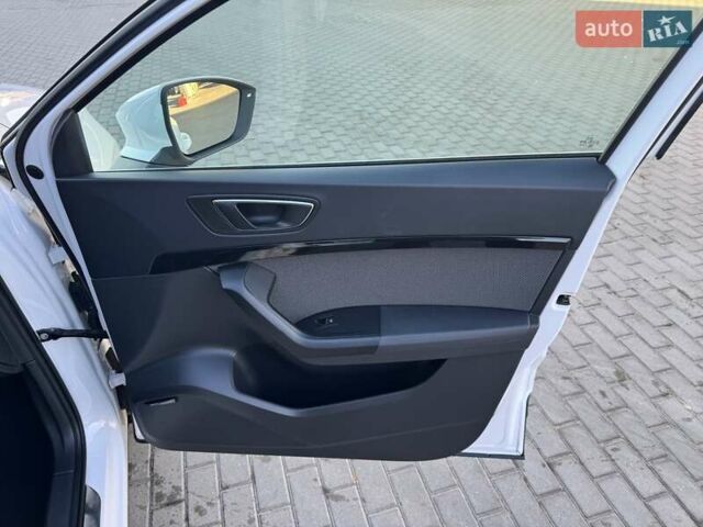 Белый Сеат Ateca, объемом двигателя 1.97 л и пробегом 165 тыс. км за 22800 $, фото 7 на Automoto.ua