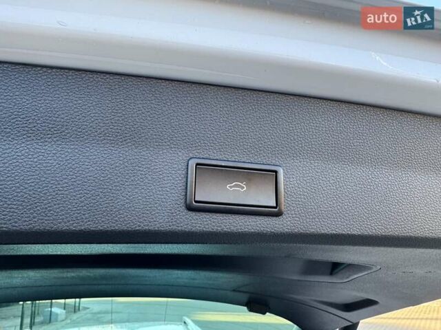 Белый Сеат Ateca, объемом двигателя 1.97 л и пробегом 165 тыс. км за 22800 $, фото 45 на Automoto.ua