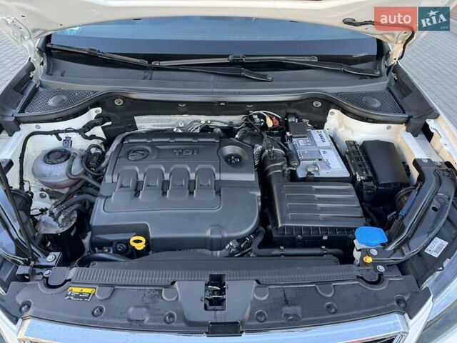 Белый Сеат Ateca, объемом двигателя 1.97 л и пробегом 165 тыс. км за 22800 $, фото 54 на Automoto.ua