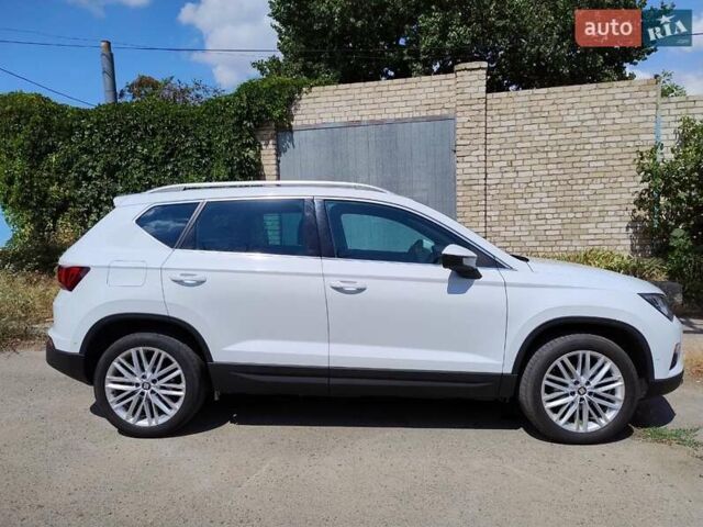Белый Сеат Ateca, объемом двигателя 1.6 л и пробегом 145 тыс. км за 22100 $, фото 3 на Automoto.ua