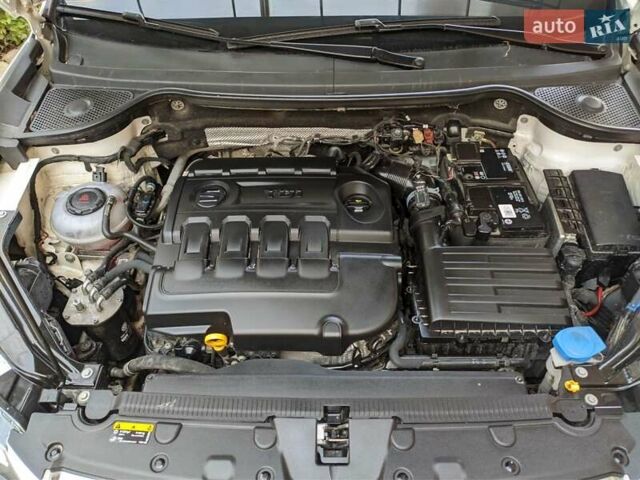 Белый Сеат Ateca, объемом двигателя 1.6 л и пробегом 32 тыс. км за 18490 $, фото 12 на Automoto.ua