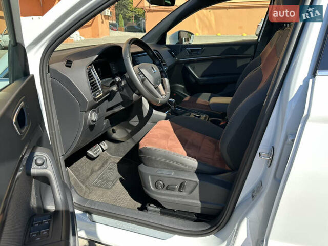 Белый Сеат Ateca, объемом двигателя 1.6 л и пробегом 60 тыс. км за 24999 $, фото 35 на Automoto.ua