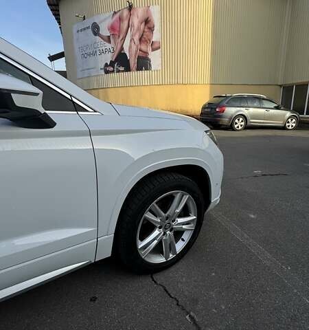 Белый Сеат Ateca, объемом двигателя 1.97 л и пробегом 102 тыс. км за 32000 $, фото 4 на Automoto.ua