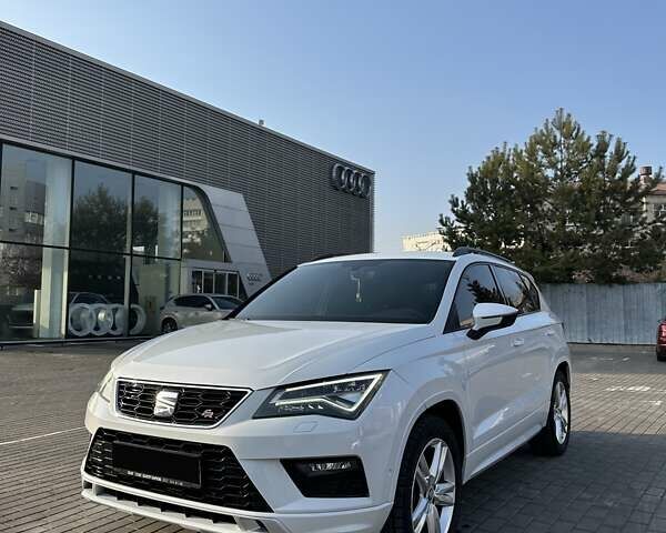 Белый Сеат Ateca, объемом двигателя 1.97 л и пробегом 101 тыс. км за 27500 $, фото 3 на Automoto.ua