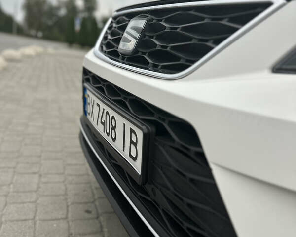 Белый Сеат Ateca, объемом двигателя 1.5 л и пробегом 90 тыс. км за 17999 $, фото 2 на Automoto.ua