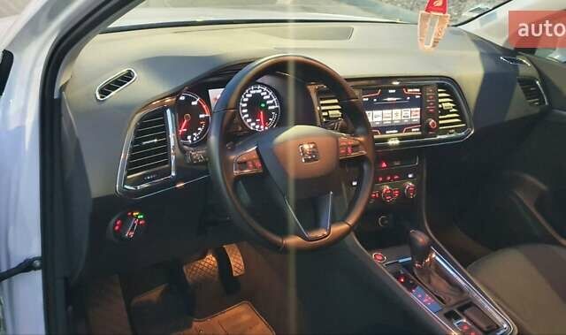 Белый Сеат Ateca, объемом двигателя 1.6 л и пробегом 196 тыс. км за 19150 $, фото 18 на Automoto.ua