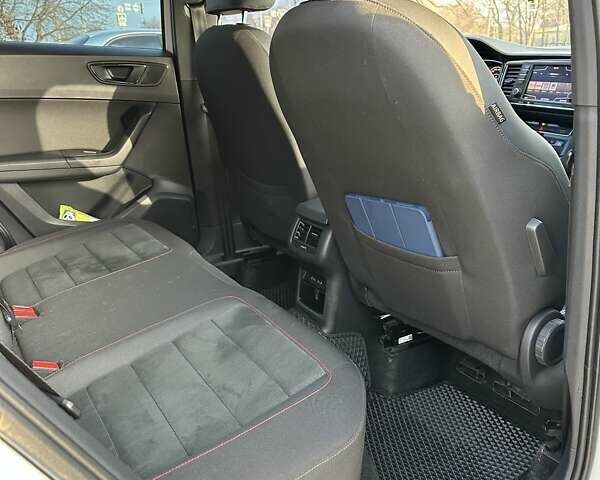 Белый Сеат Ateca, объемом двигателя 1.97 л и пробегом 101 тыс. км за 27500 $, фото 19 на Automoto.ua