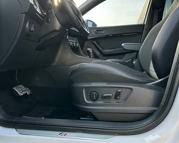 Белый Сеат Ateca, объемом двигателя 1.97 л и пробегом 101 тыс. км за 27500 $, фото 20 на Automoto.ua