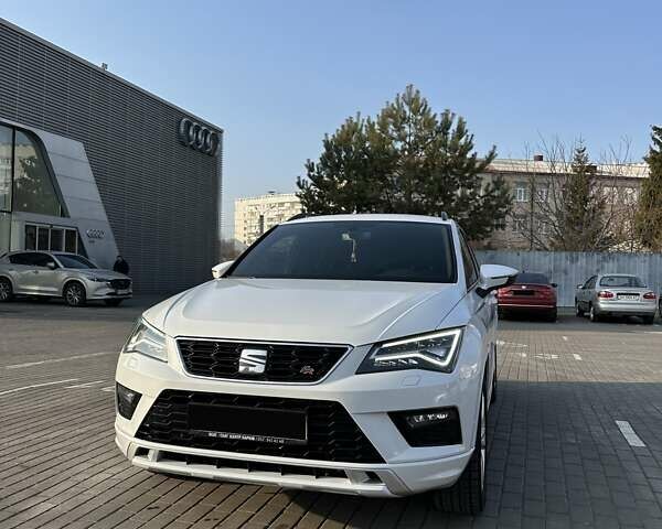Белый Сеат Ateca, объемом двигателя 1.97 л и пробегом 101 тыс. км за 27500 $, фото 2 на Automoto.ua